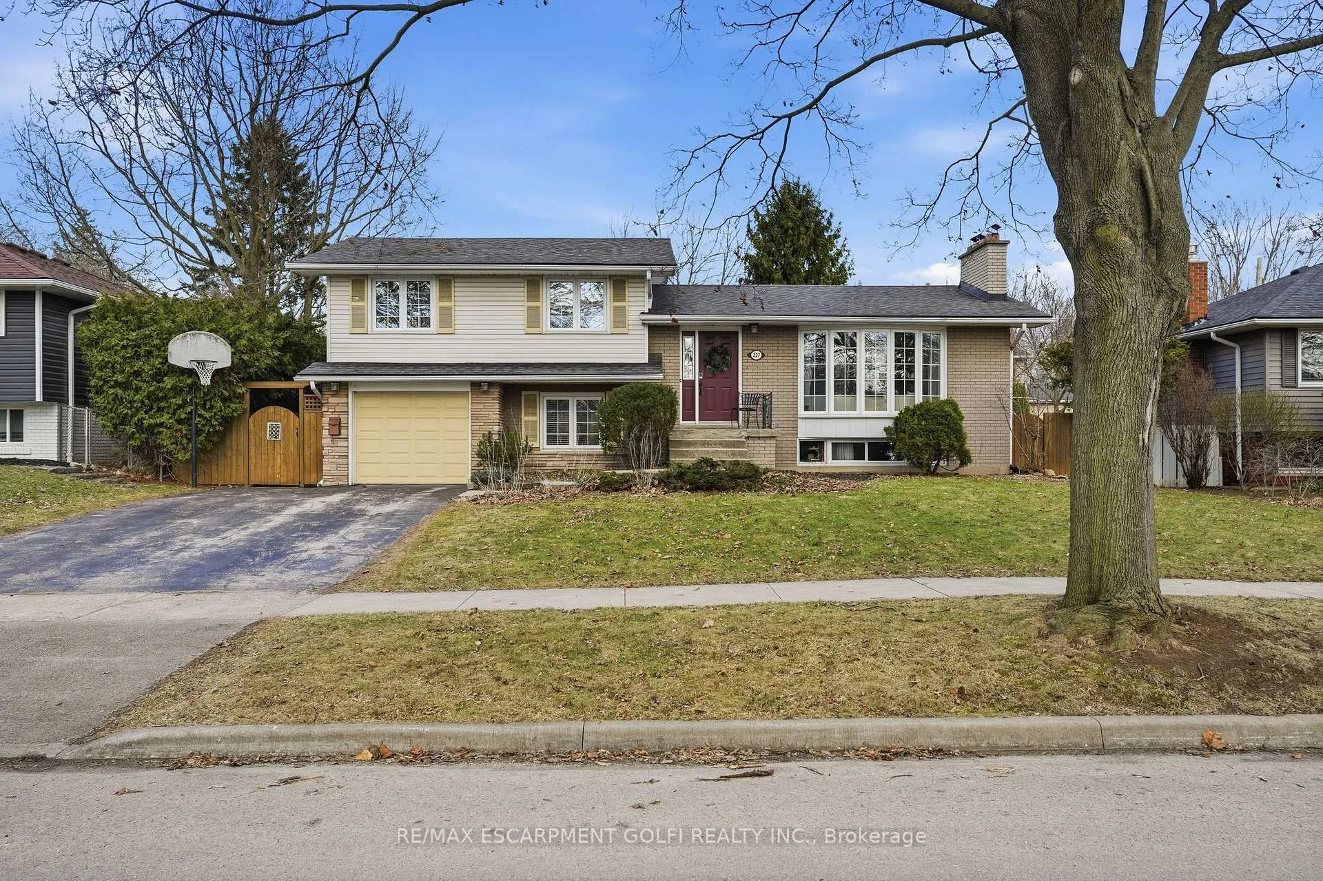 Photo 21 of 227 Walden Drive, Burlington, Roseland — HOMEH