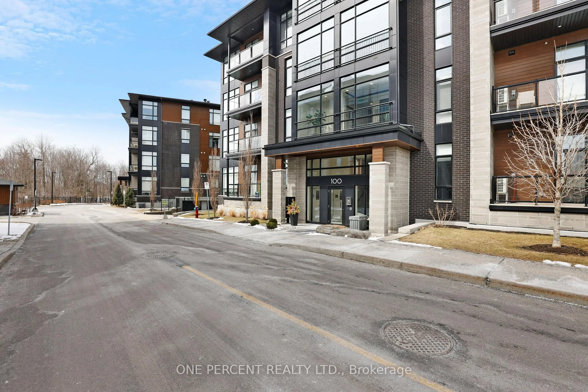 Photo 3 of Unit 15, 100 Cortile Private, Ottawa, Riverside South/Gloucester Glen — HOMEH