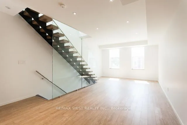 Photo 4 of Unit A, 1118 Queen Street, Toronto, Trinity-Bellwoods — HOMEH