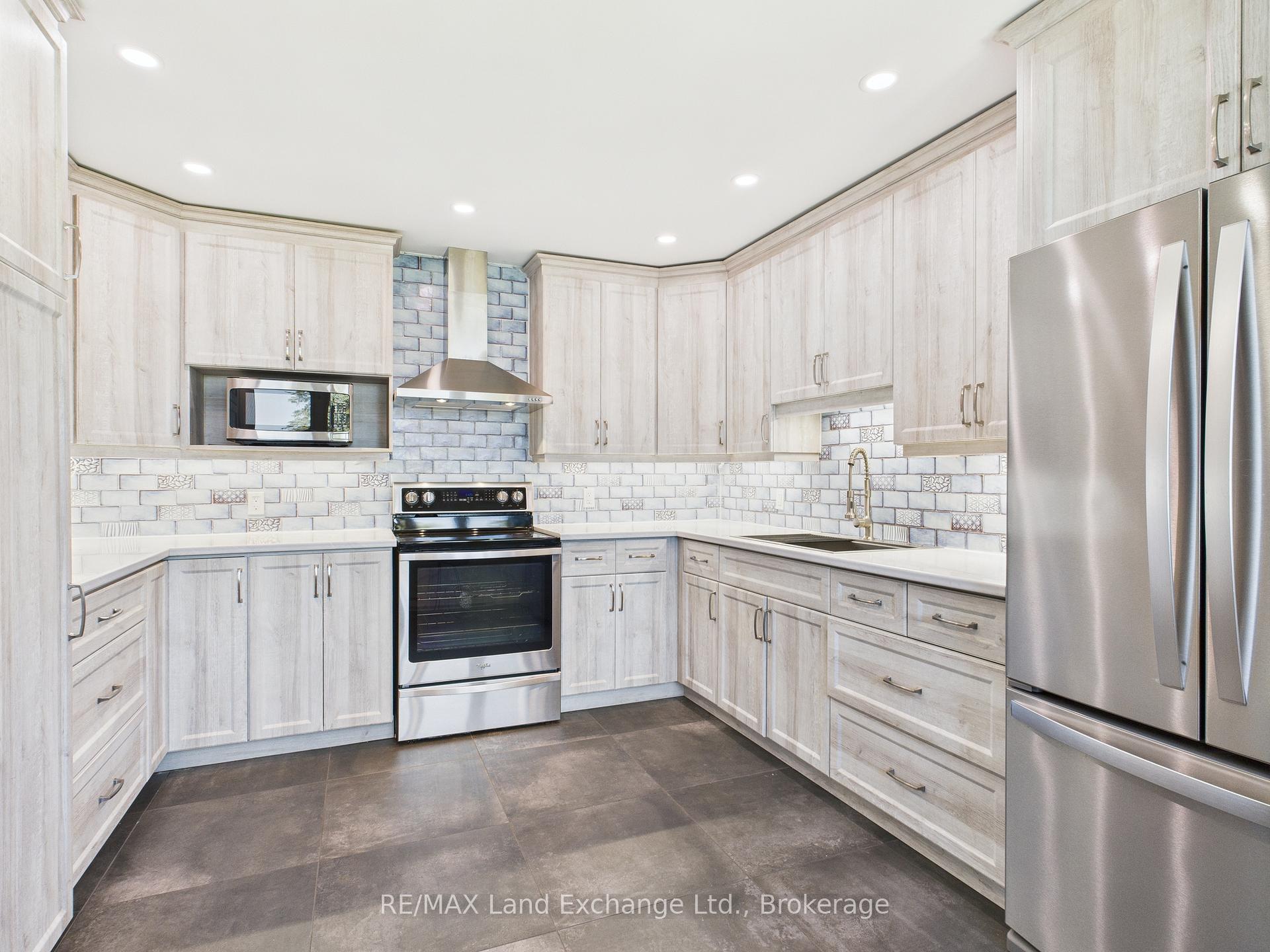 Photo 7 of 23 Goderich Street, Kincardine — HOMEH