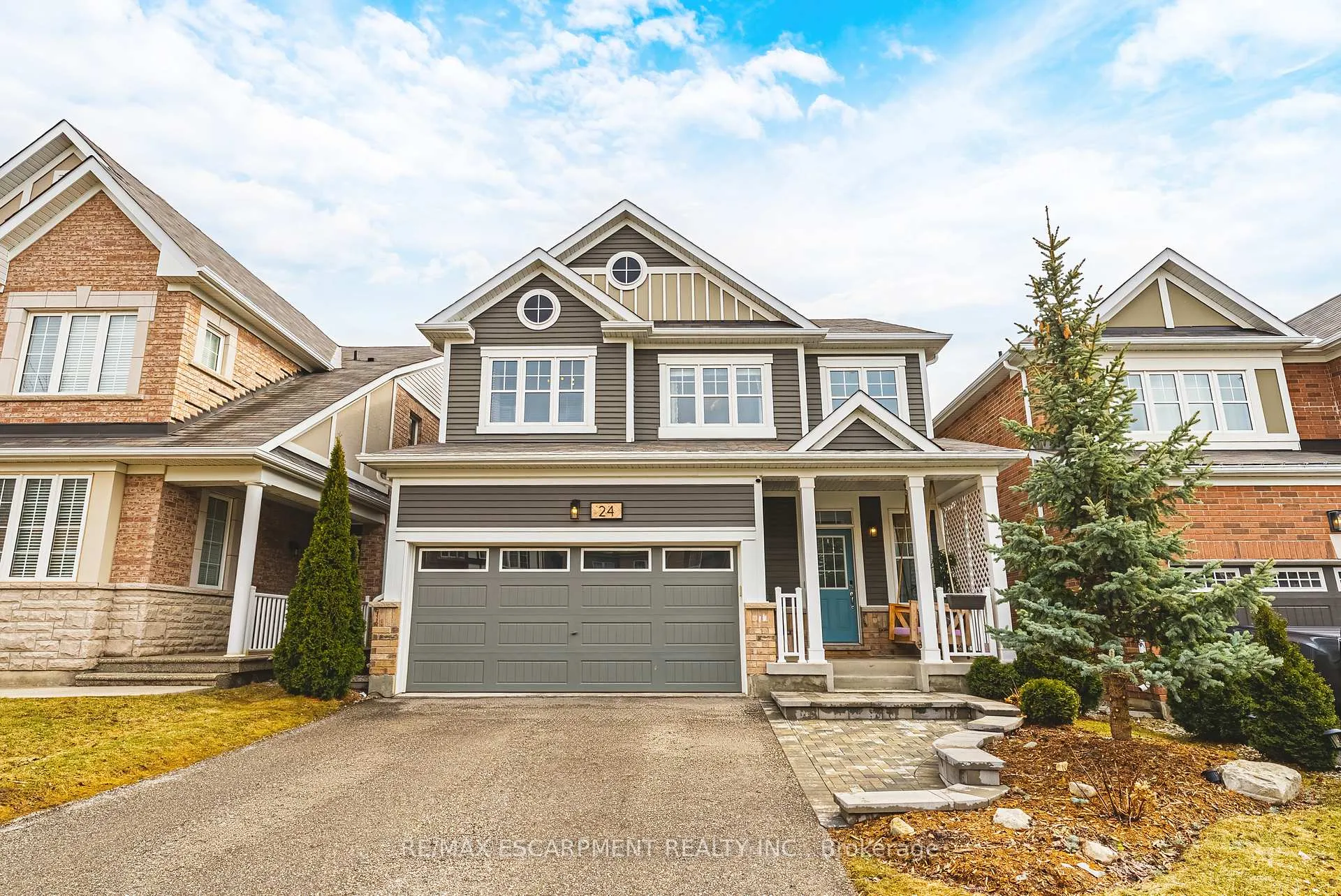 Photo 1 of 24 Stillwater Crescent, Hamilton, Waterdown — HOMEH