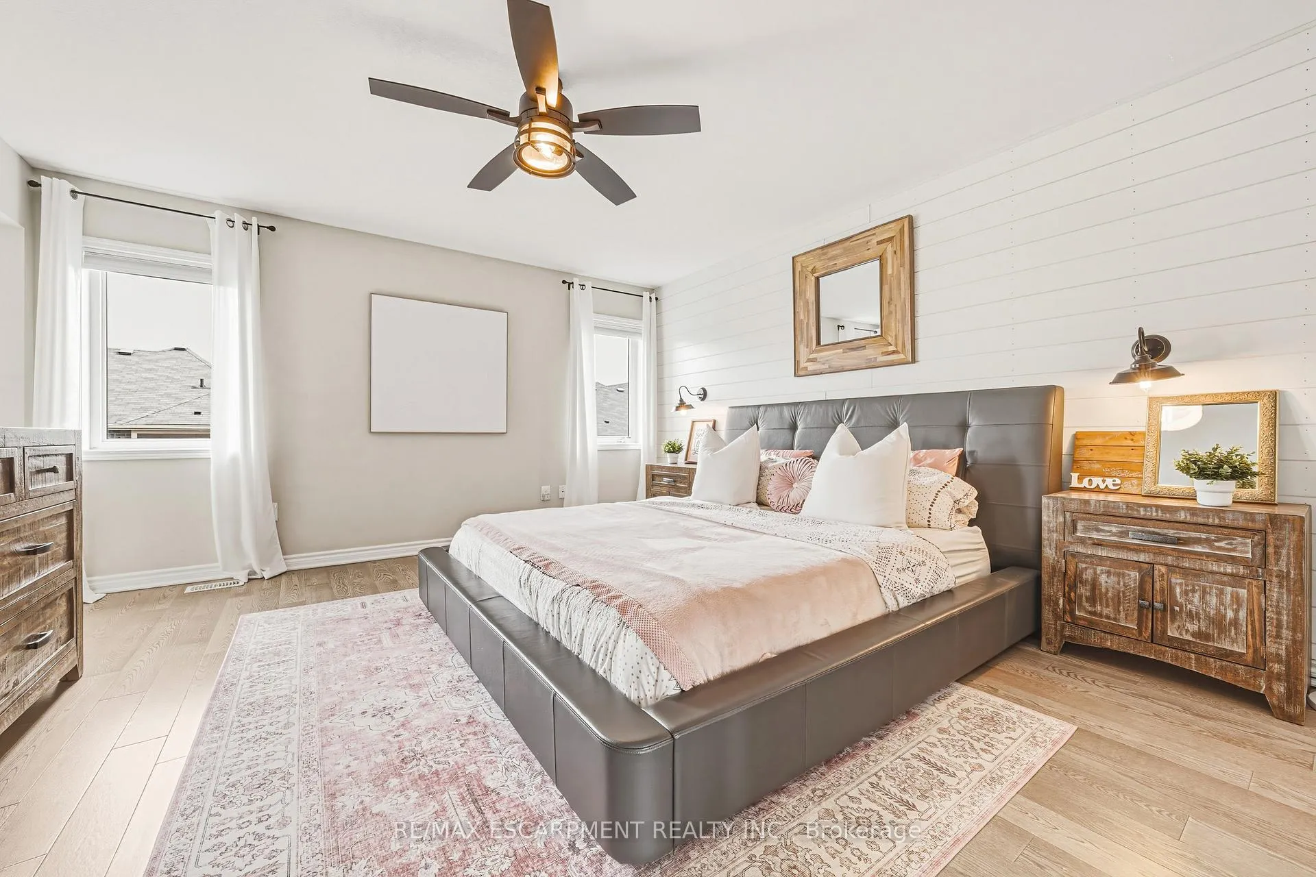 Photo 20 of 24 Stillwater Crescent, Hamilton, Waterdown — HOMEH