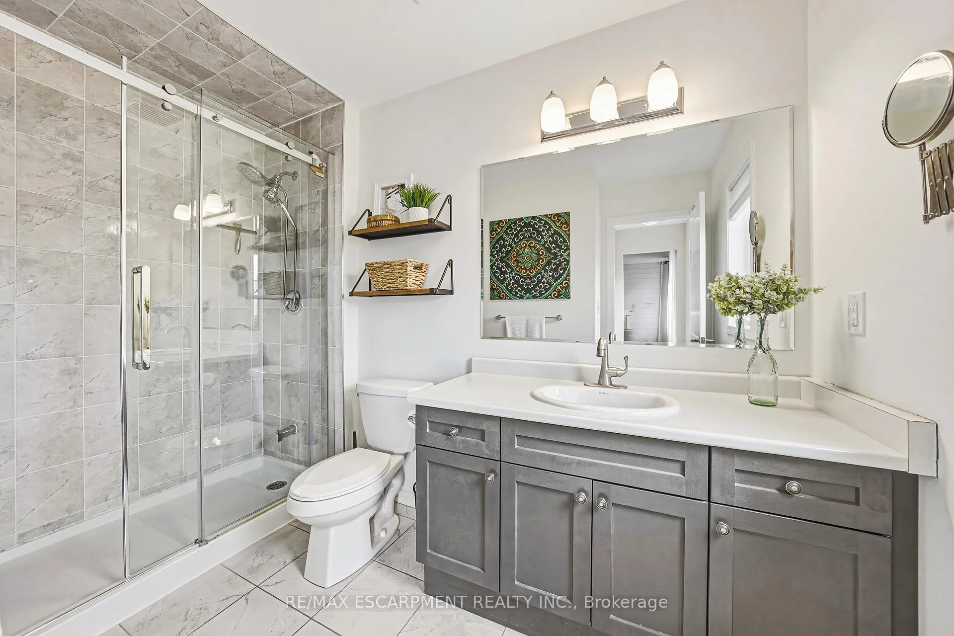 Photo 24 of 24 Stillwater Crescent, Hamilton, Waterdown — HOMEH