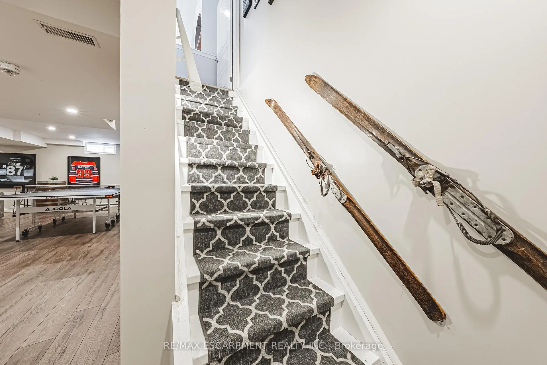 Photo 28 of 24 Stillwater Crescent, Hamilton, Waterdown — HOMEH