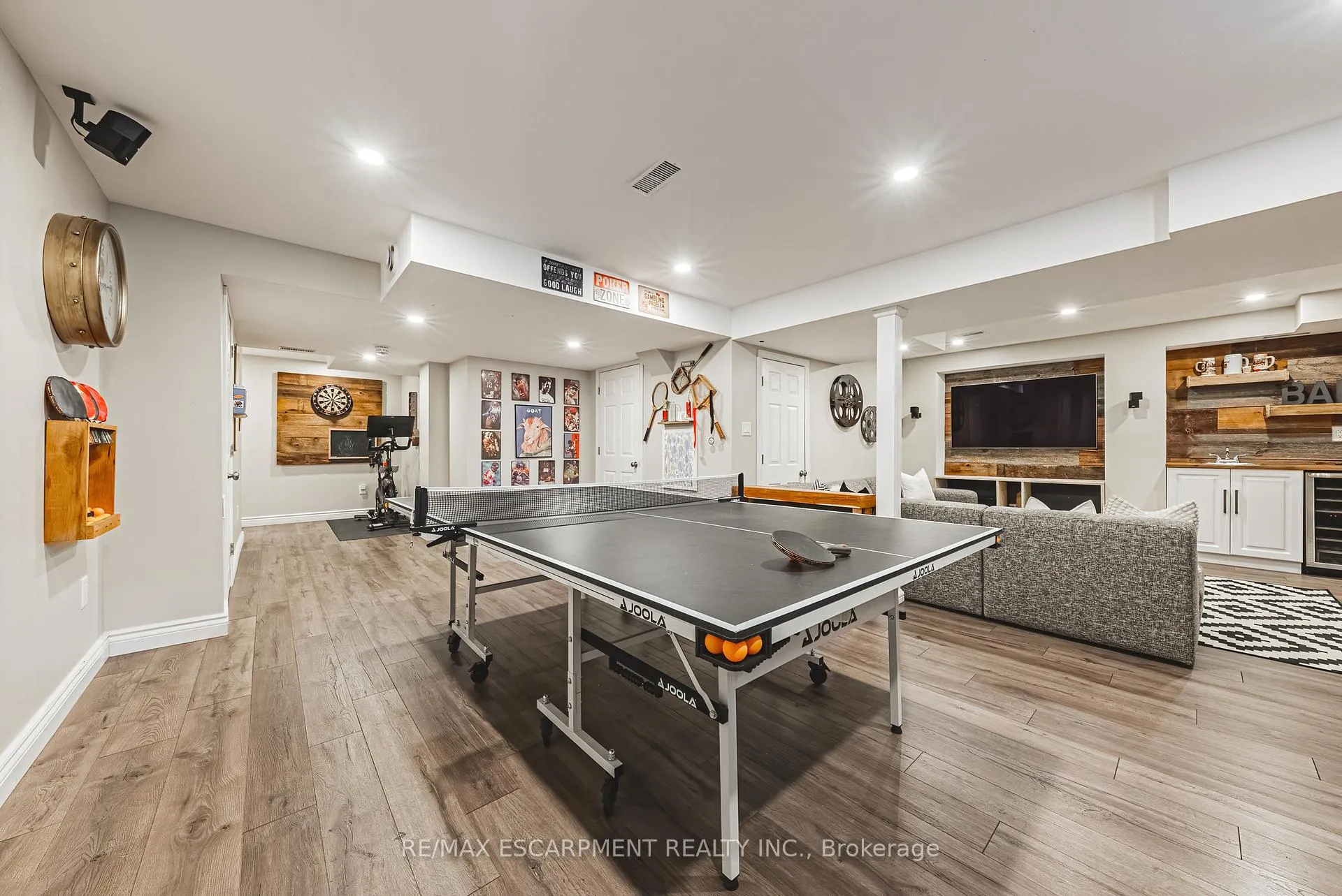Photo 30 of 24 Stillwater Crescent, Hamilton, Waterdown — HOMEH