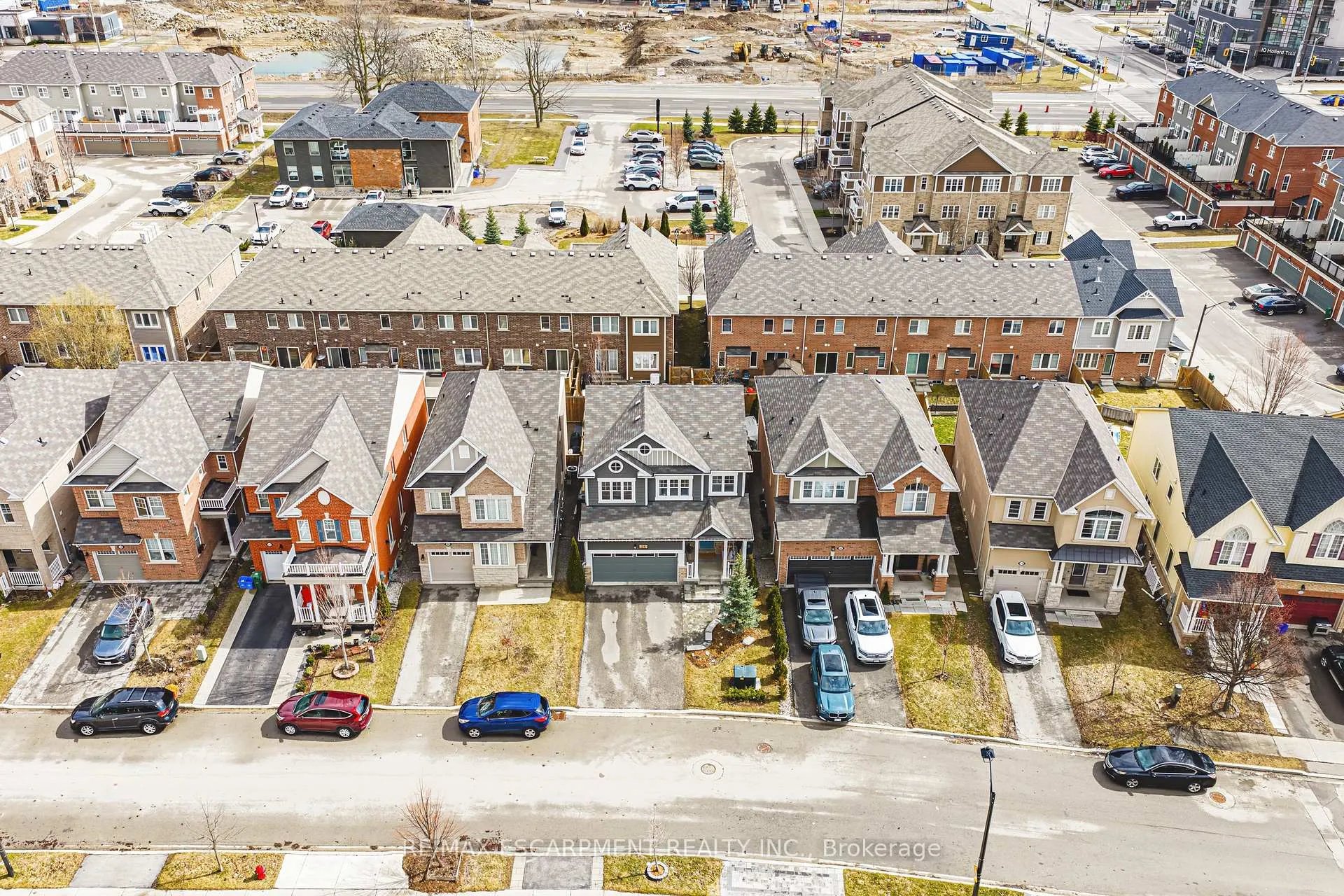 Photo 37 of 24 Stillwater Crescent, Hamilton, Waterdown — HOMEH