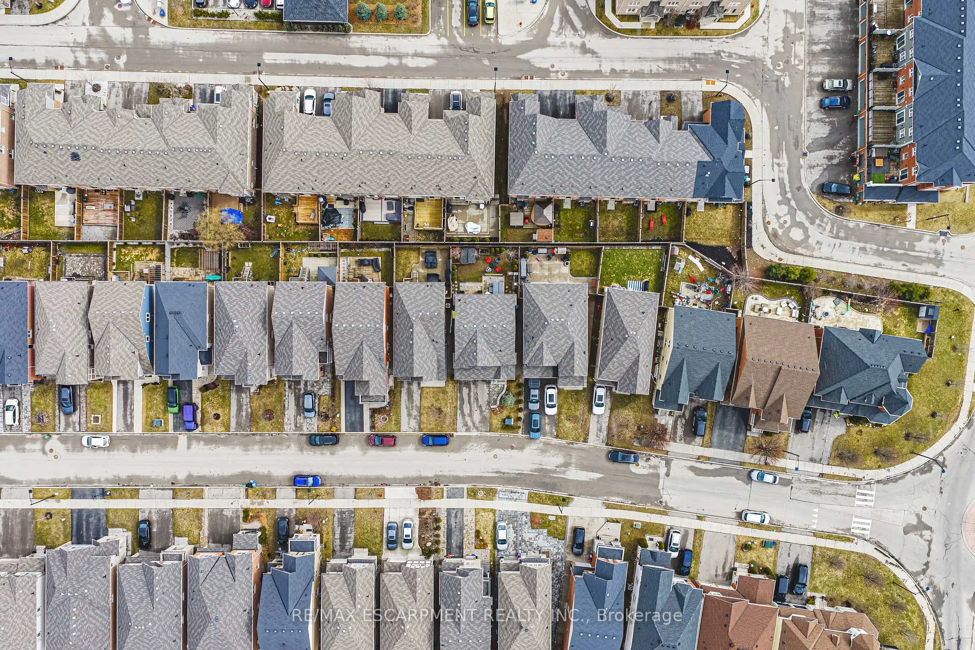 Photo 40 of 24 Stillwater Crescent, Hamilton, Waterdown — HOMEH