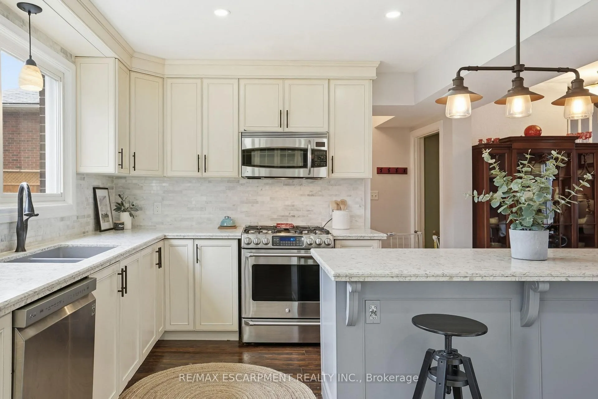 Photo 11 of 65 Rolston Drive, Hamilton, Rolston — HOMEH