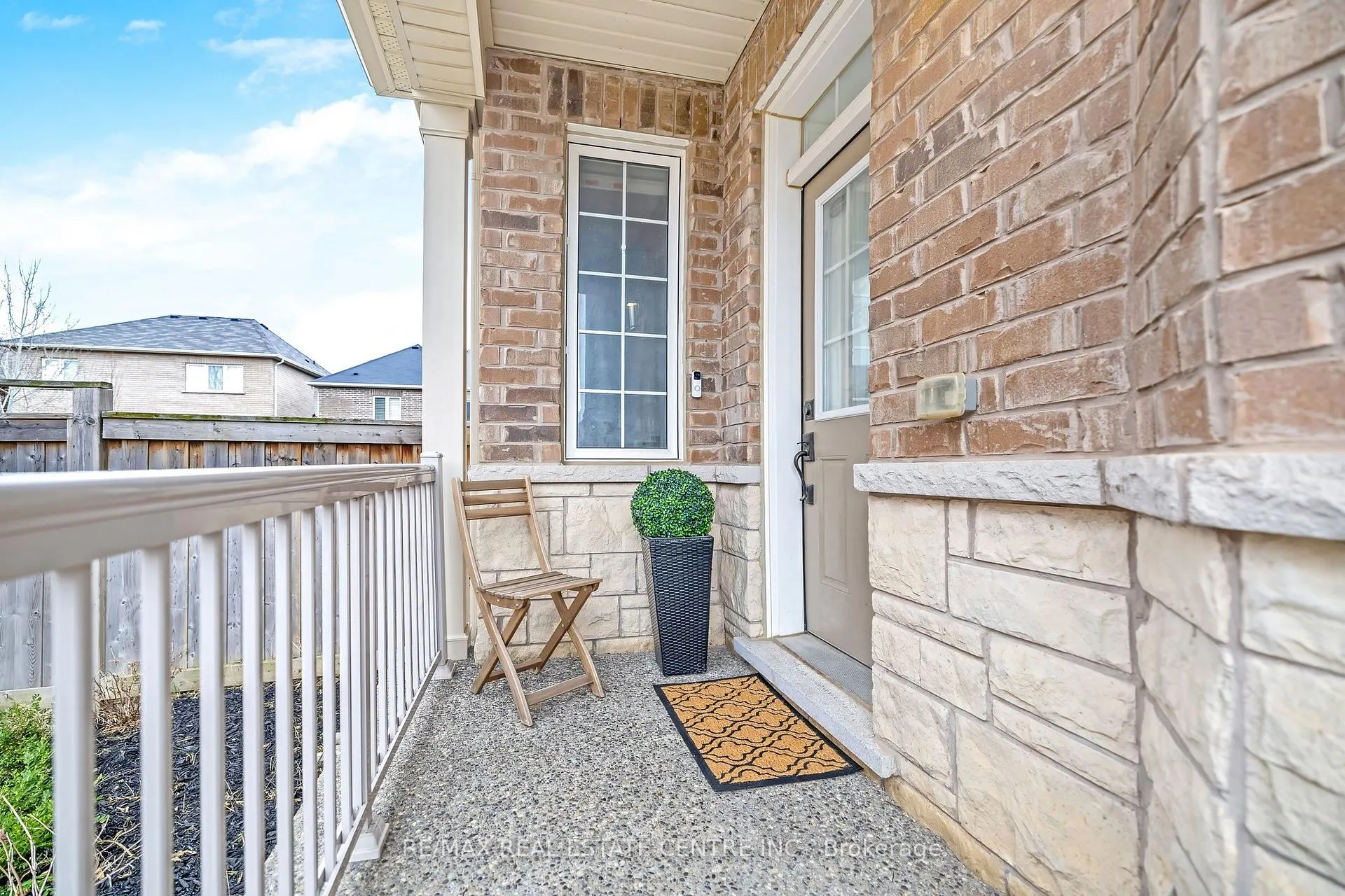 Photo 6 of 1399 Whitney Terrace, Milton, Ford — HOMEH