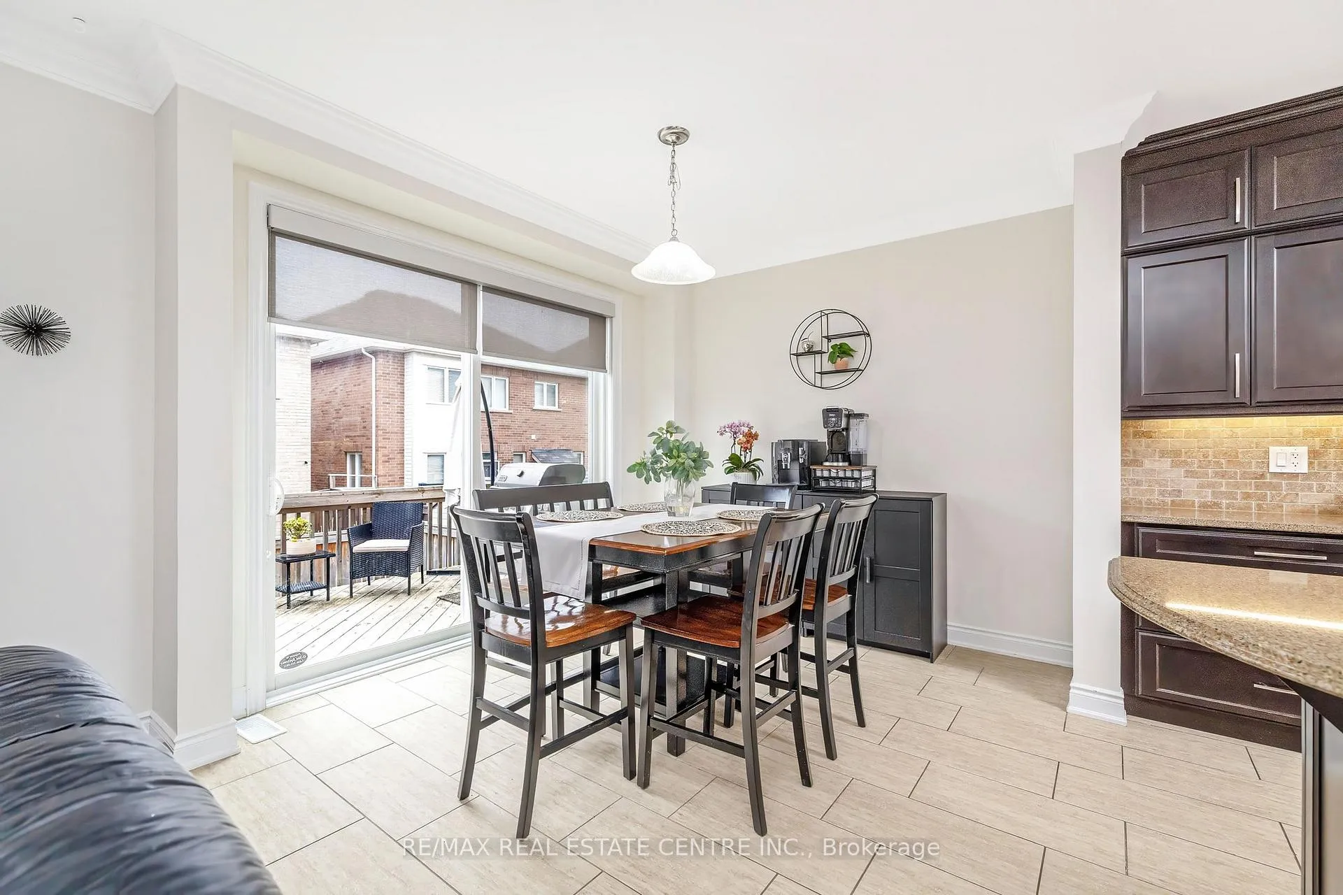 Photo 17 of 1399 Whitney Terrace, Milton, Ford — HOMEH