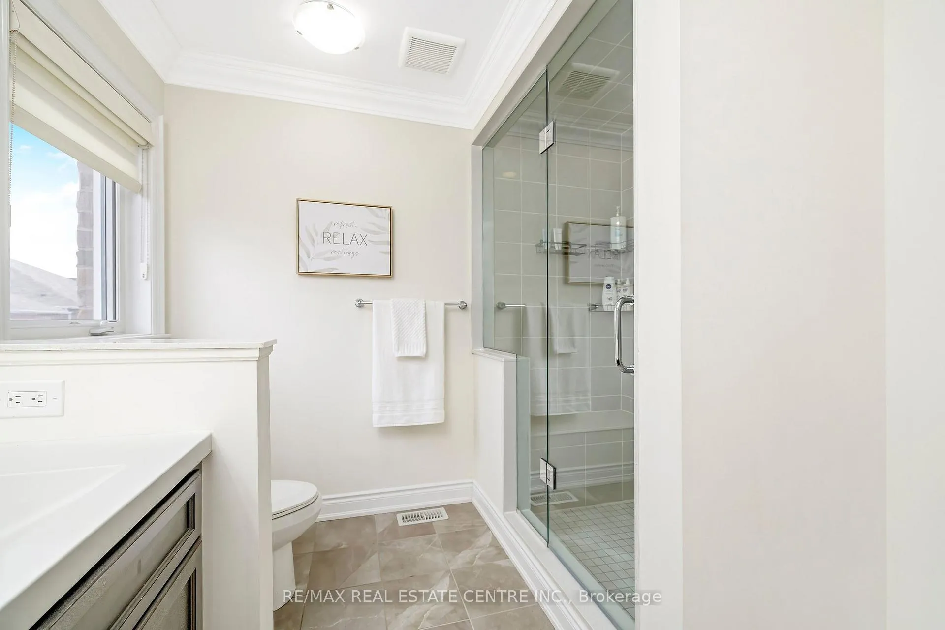 Photo 32 of 1399 Whitney Terrace, Milton, Ford — HOMEH