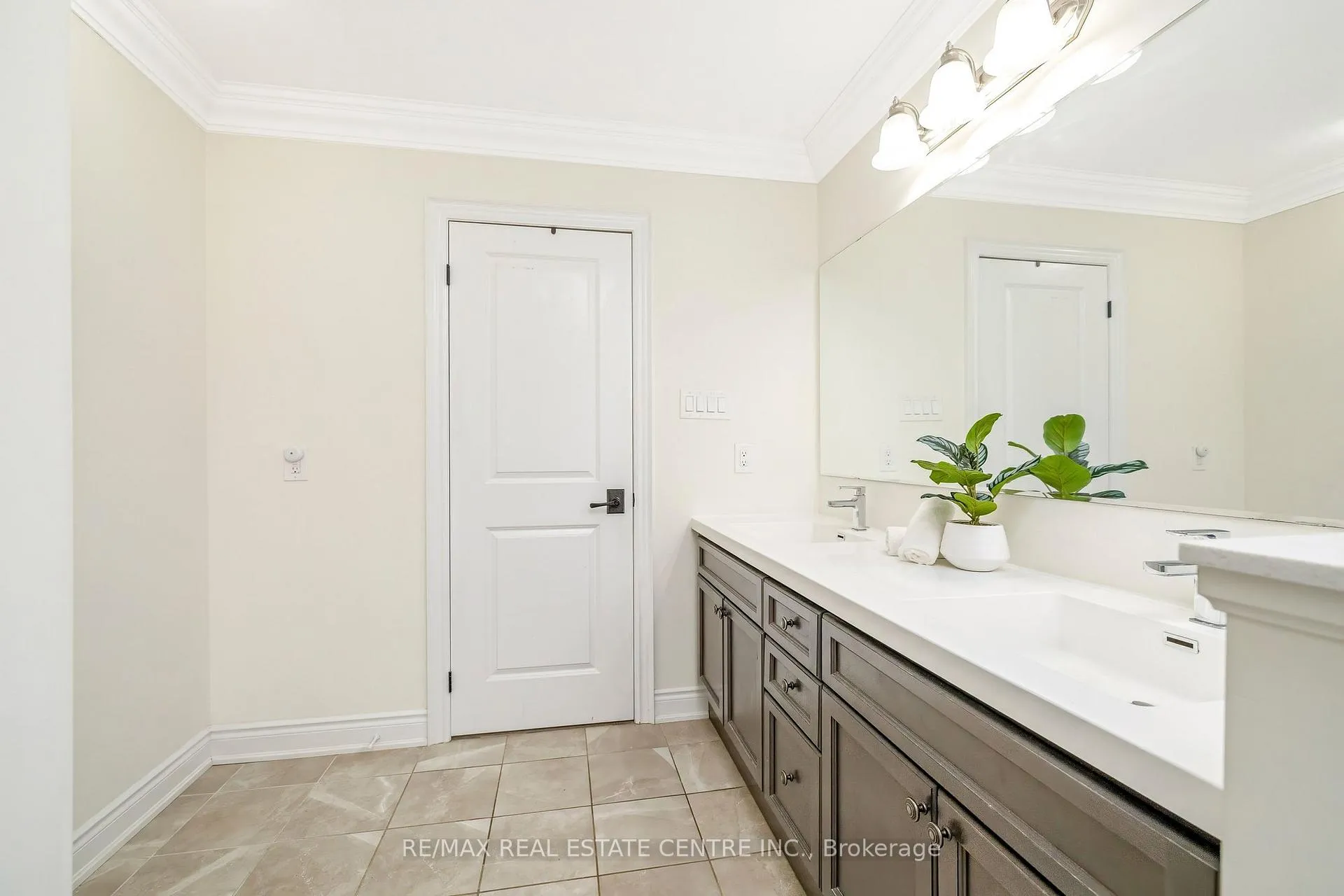 Photo 33 of 1399 Whitney Terrace, Milton, Ford — HOMEH