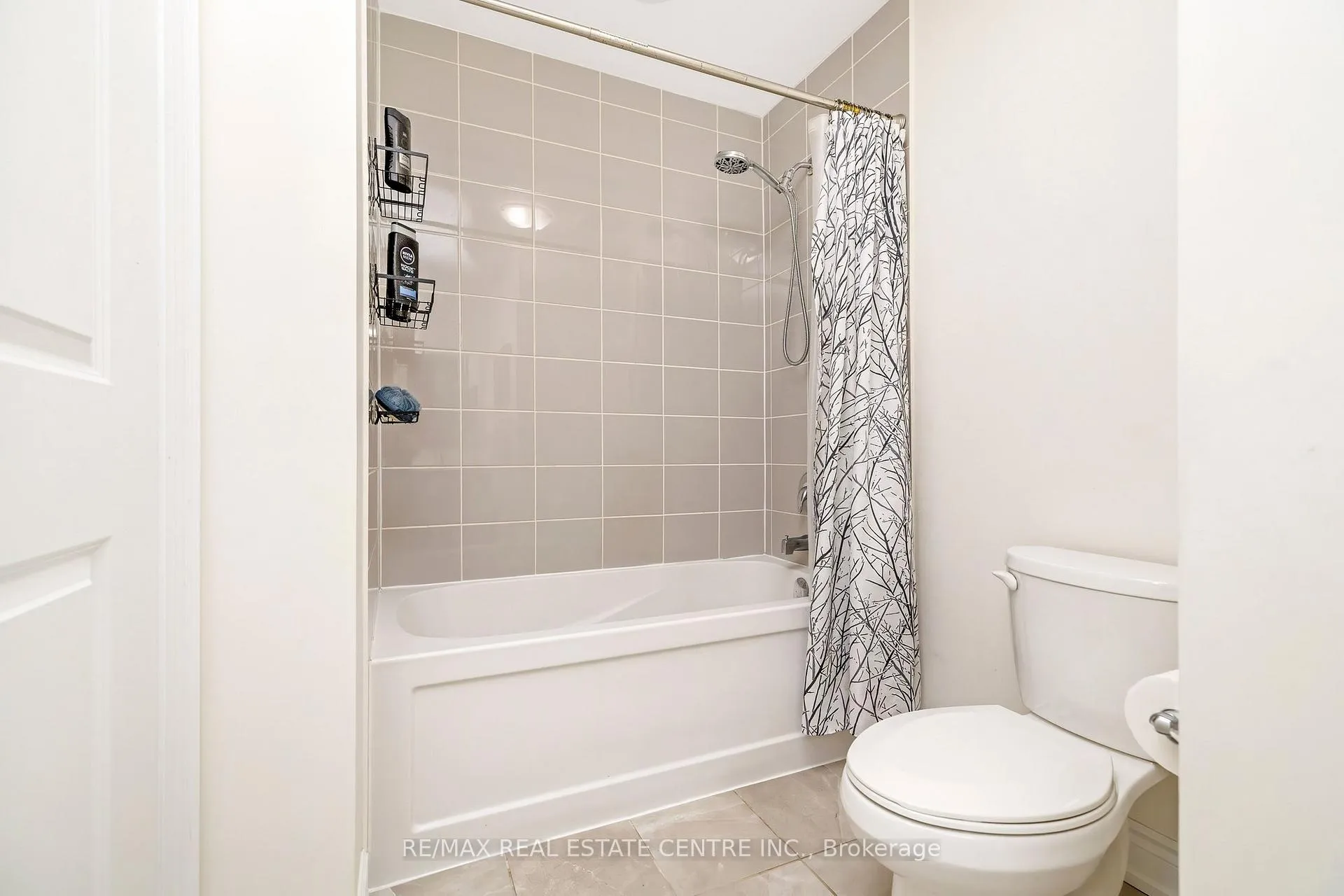 Photo 35 of 1399 Whitney Terrace, Milton, Ford — HOMEH
