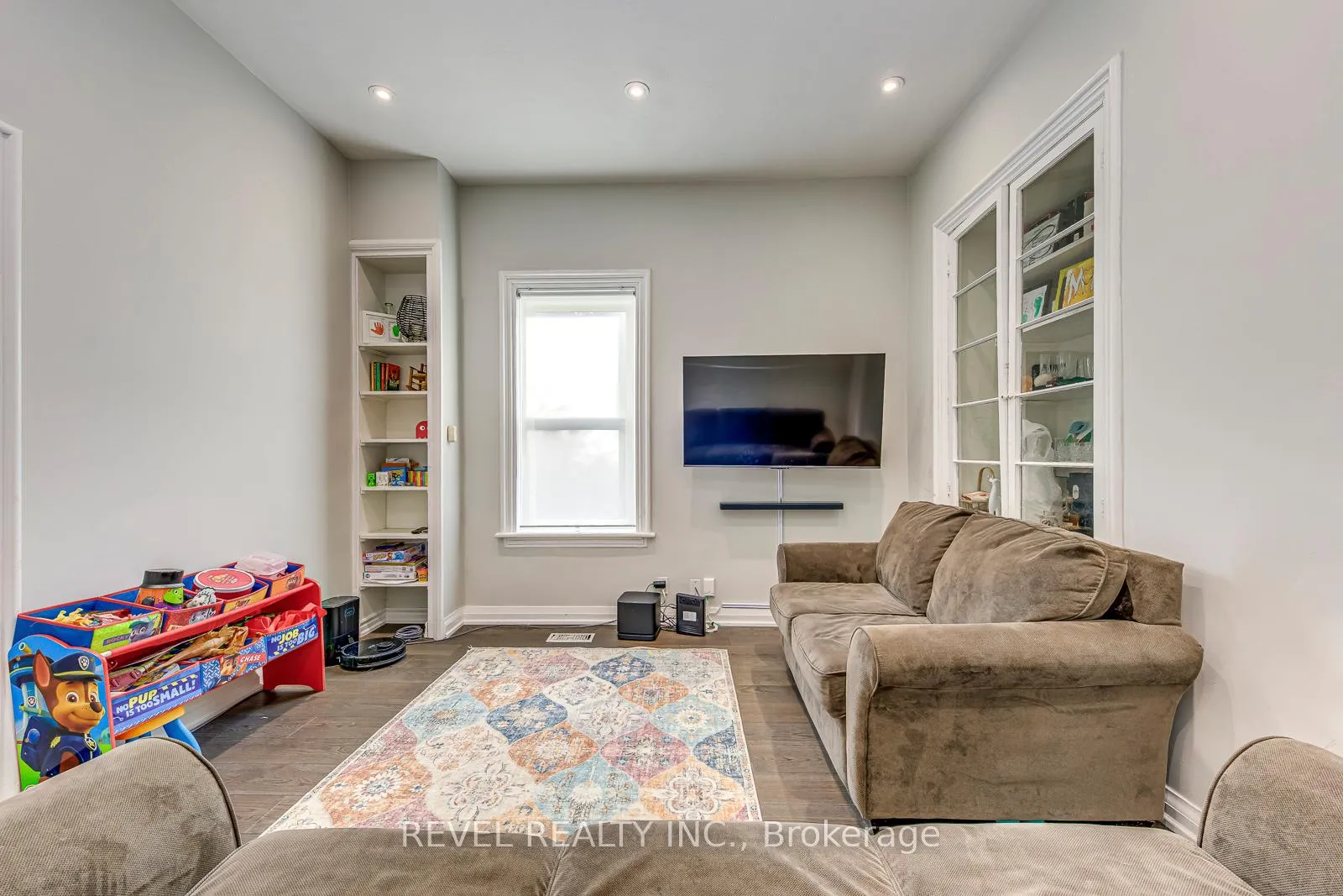 Photo 5 of 49 Young Street, Halton Hills, Acton — HOMEH