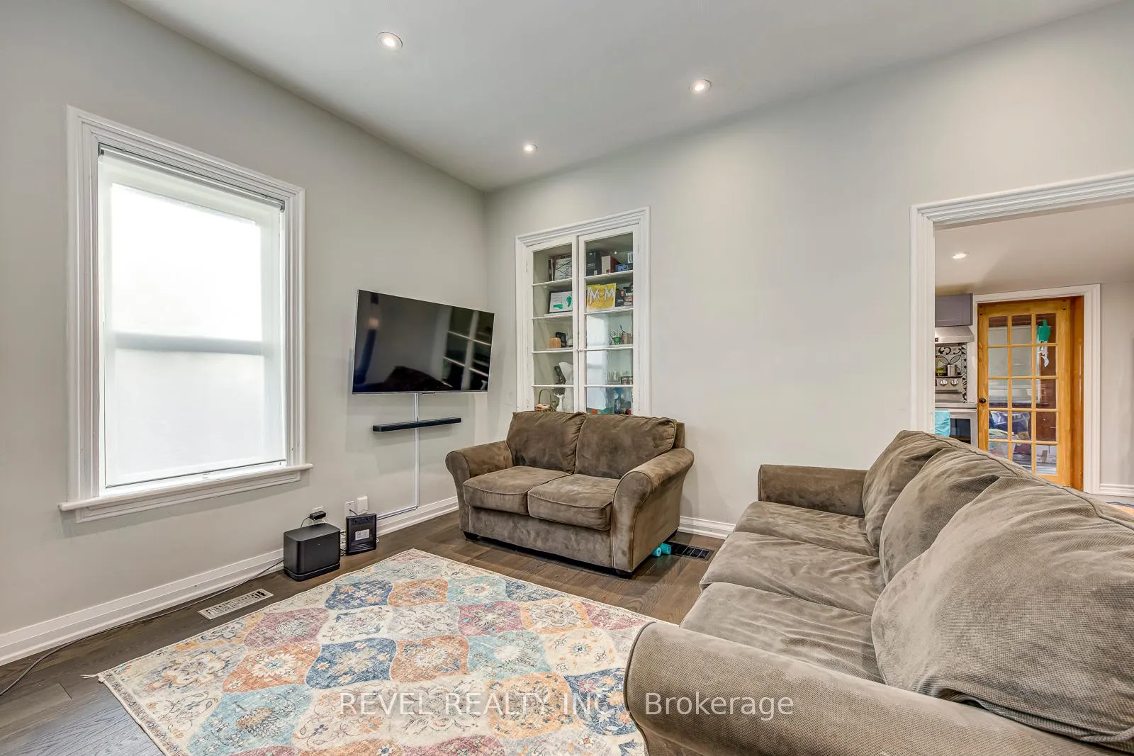 Photo 6 of 49 Young Street, Halton Hills, Acton — HOMEH