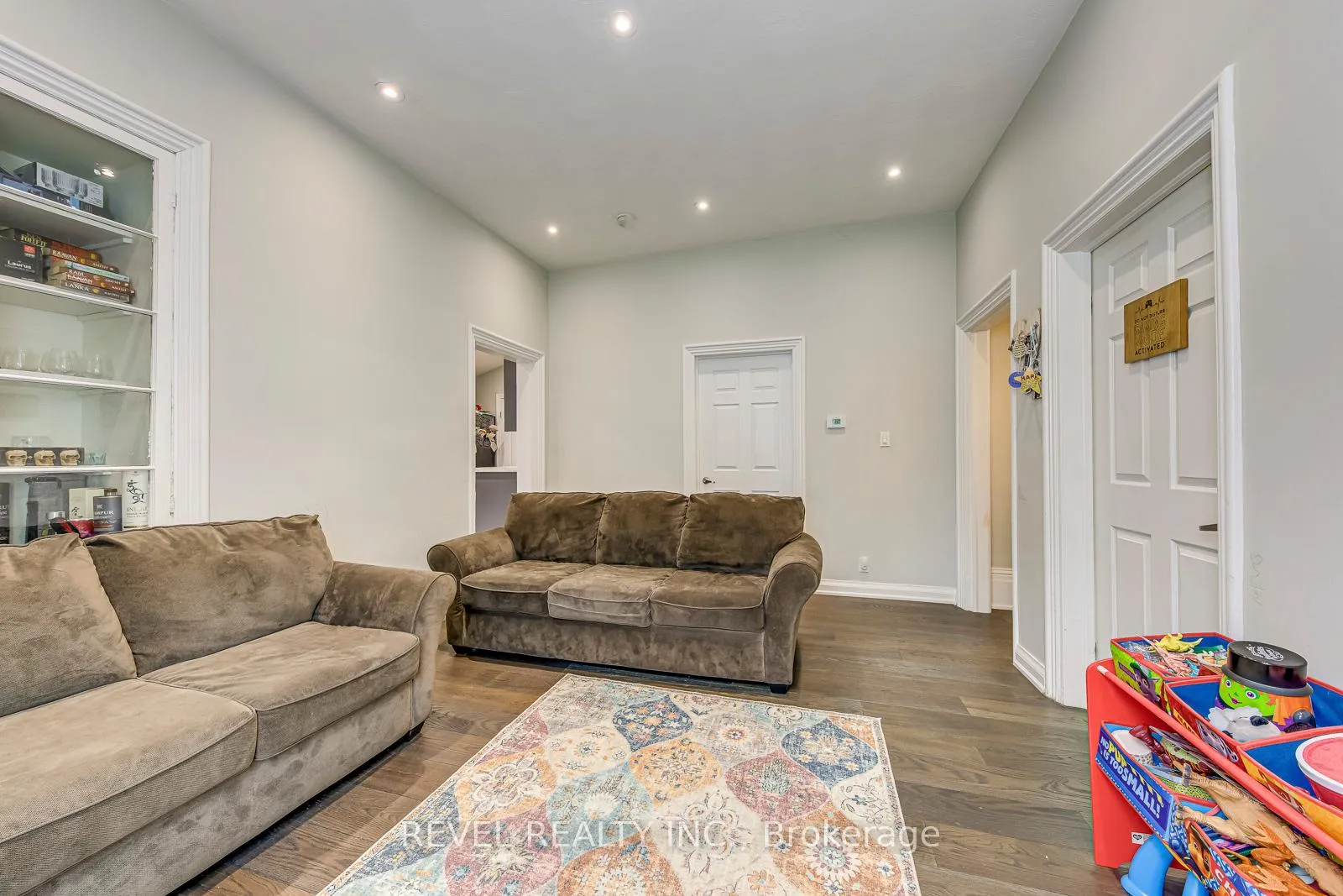 Photo 7 of 49 Young Street, Halton Hills, Acton — HOMEH