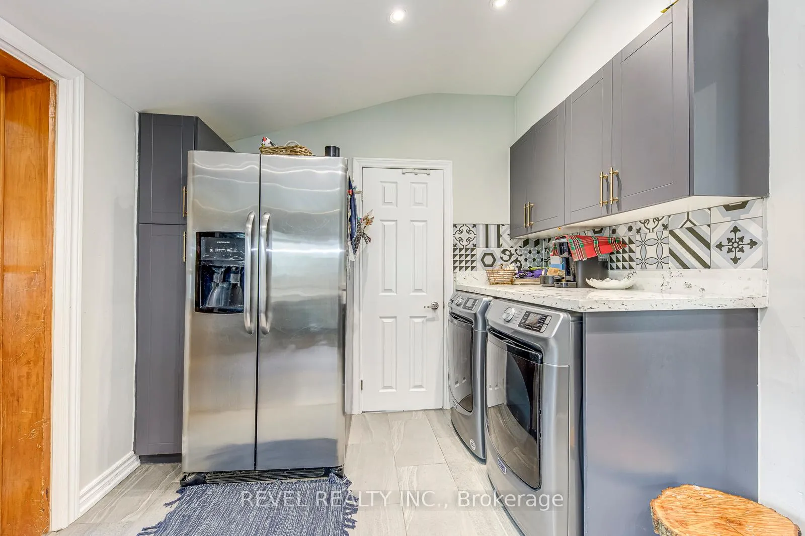 Photo 12 of 49 Young Street, Halton Hills, Acton — HOMEH