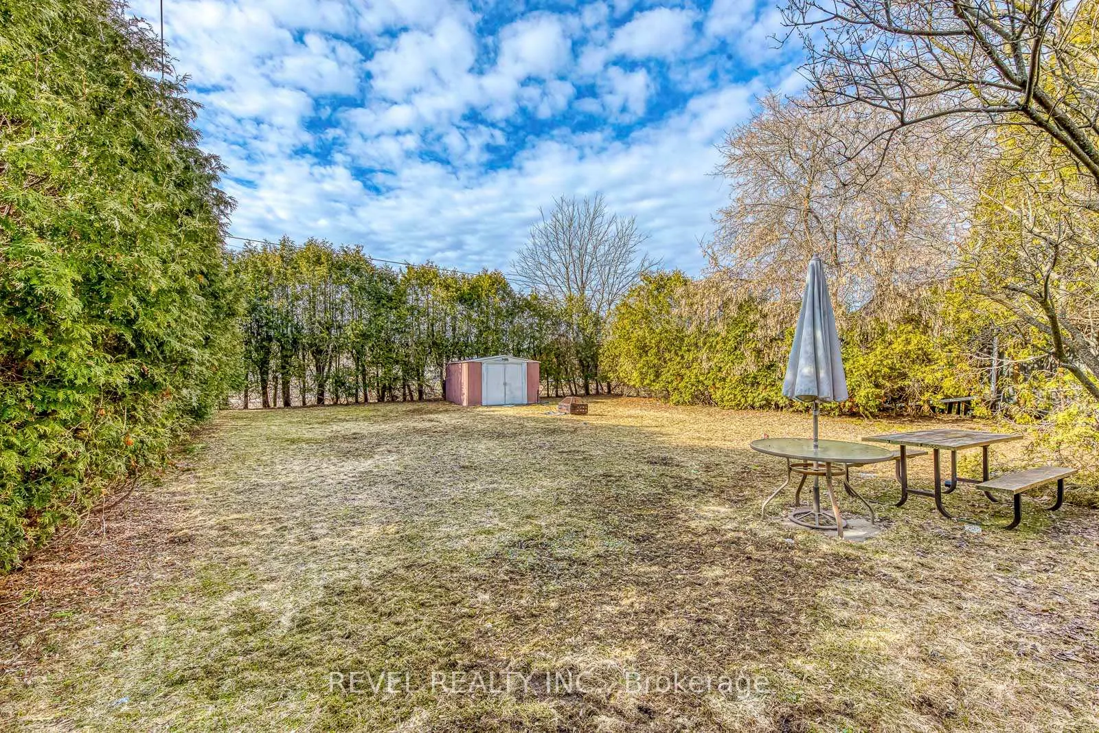 Photo 21 of 49 Young Street, Halton Hills, Acton — HOMEH