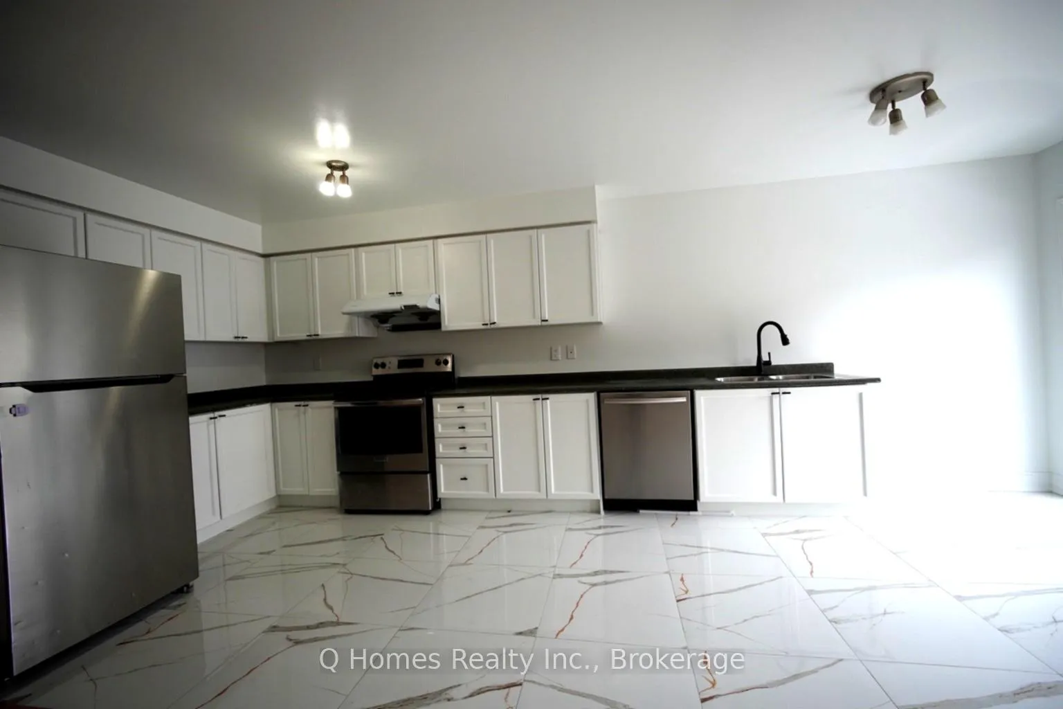 Photo 10 of 49 Counsellor Terrace, Barrie, Innis-Shore — HOMEH