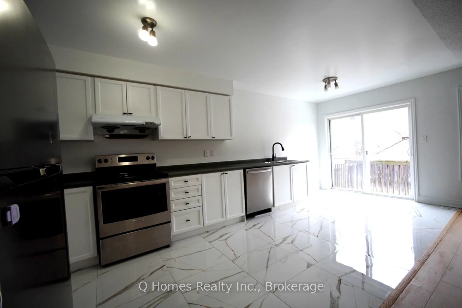 Photo 11 of 49 Counsellor Terrace, Barrie, Innis-Shore — HOMEH