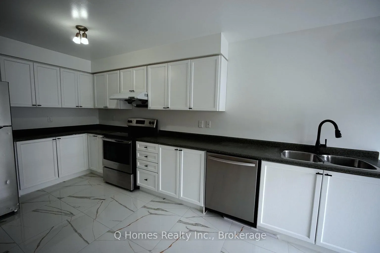 Photo 12 of 49 Counsellor Terrace, Barrie, Innis-Shore — HOMEH