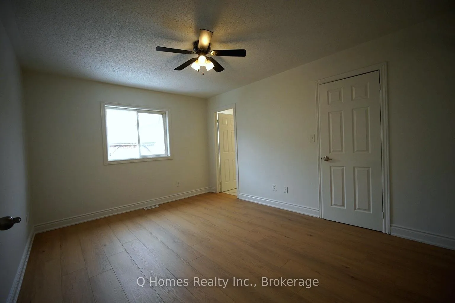 Photo 14 of 49 Counsellor Terrace, Barrie, Innis-Shore — HOMEH