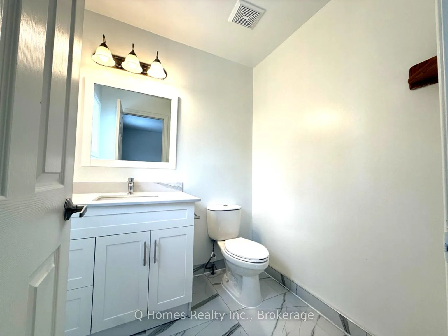 Photo 17 of 49 Counsellor Terrace, Barrie, Innis-Shore — HOMEH