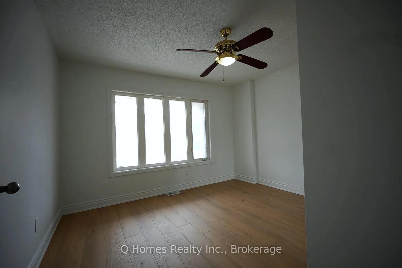 Photo 18 of 49 Counsellor Terrace, Barrie, Innis-Shore — HOMEH