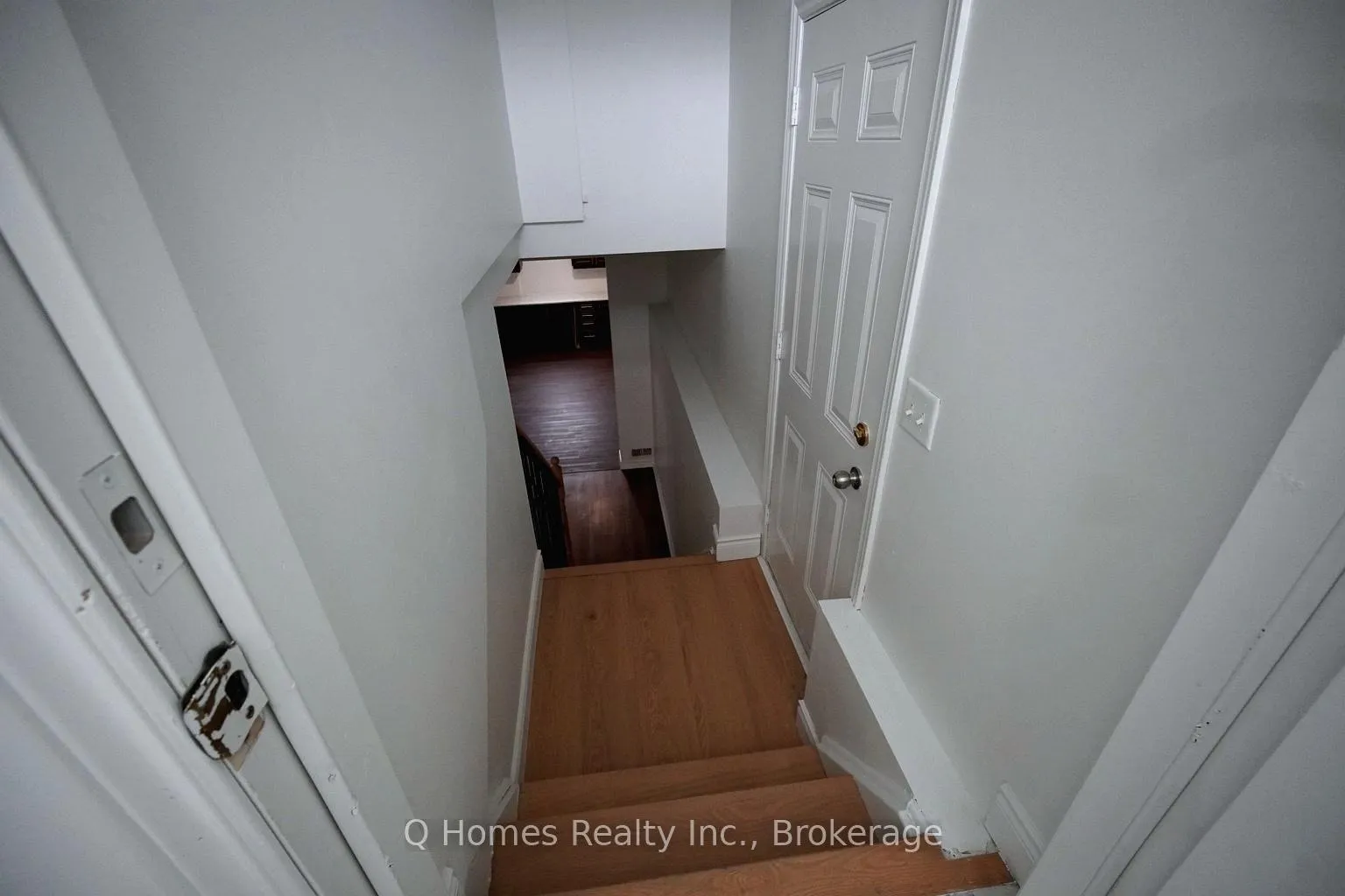 Photo 22 of 49 Counsellor Terrace, Barrie, Innis-Shore — HOMEH