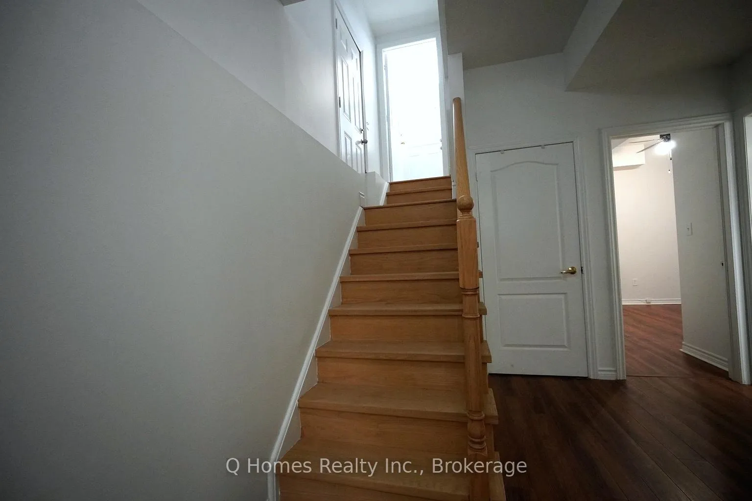 Photo 23 of 49 Counsellor Terrace, Barrie, Innis-Shore — HOMEH