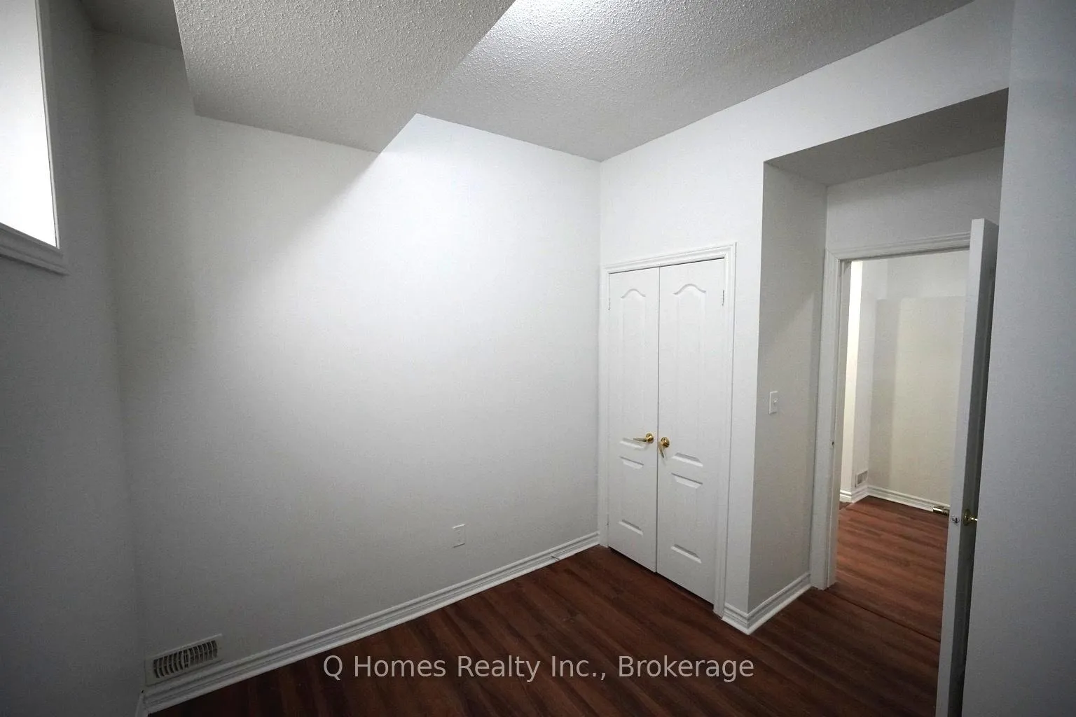 Photo 30 of 49 Counsellor Terrace, Barrie, Innis-Shore — HOMEH