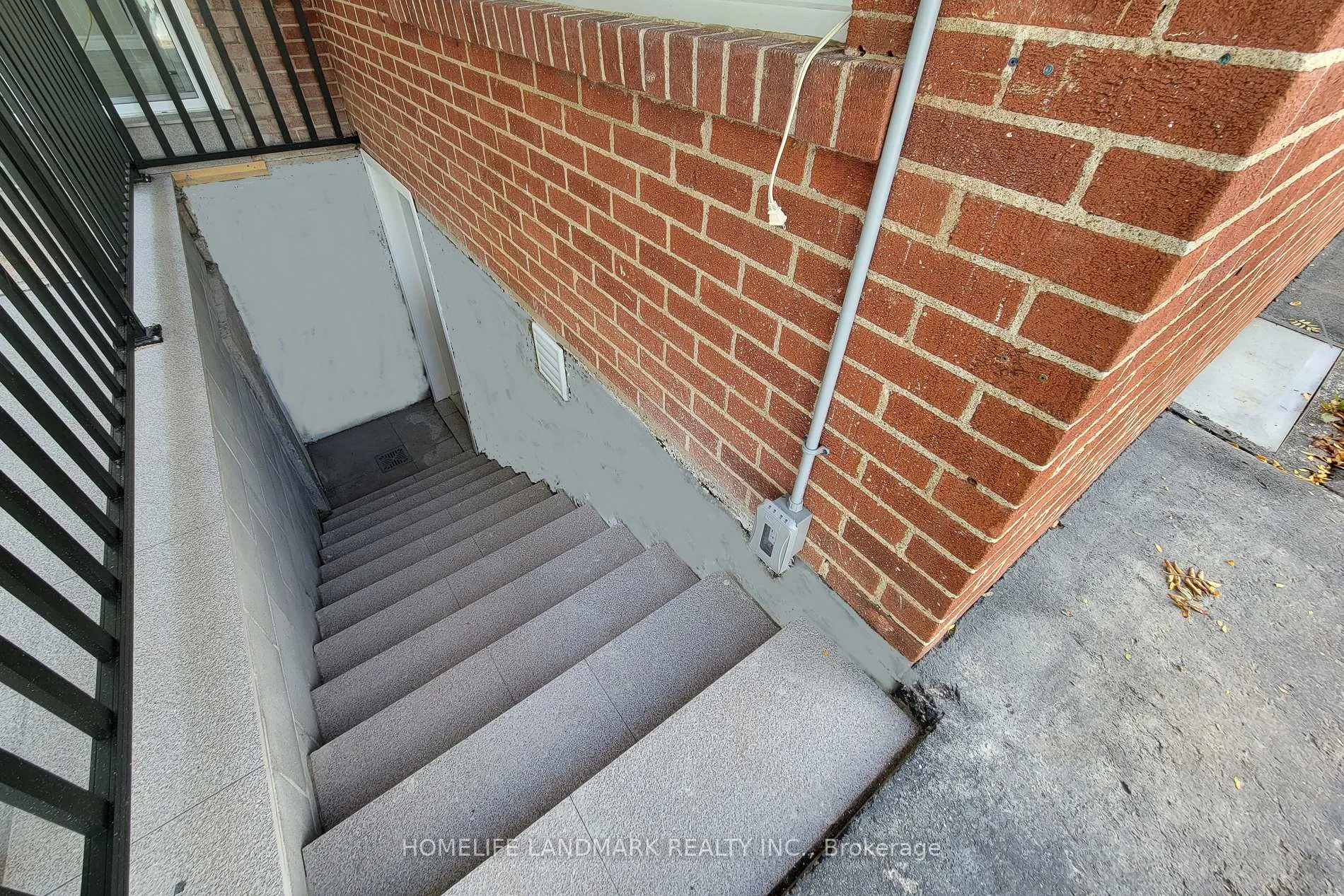 Photo 4 of Unit Lower, 75 Bayview Drive, St. Catharines, Port Dalhousie — HOMEH
