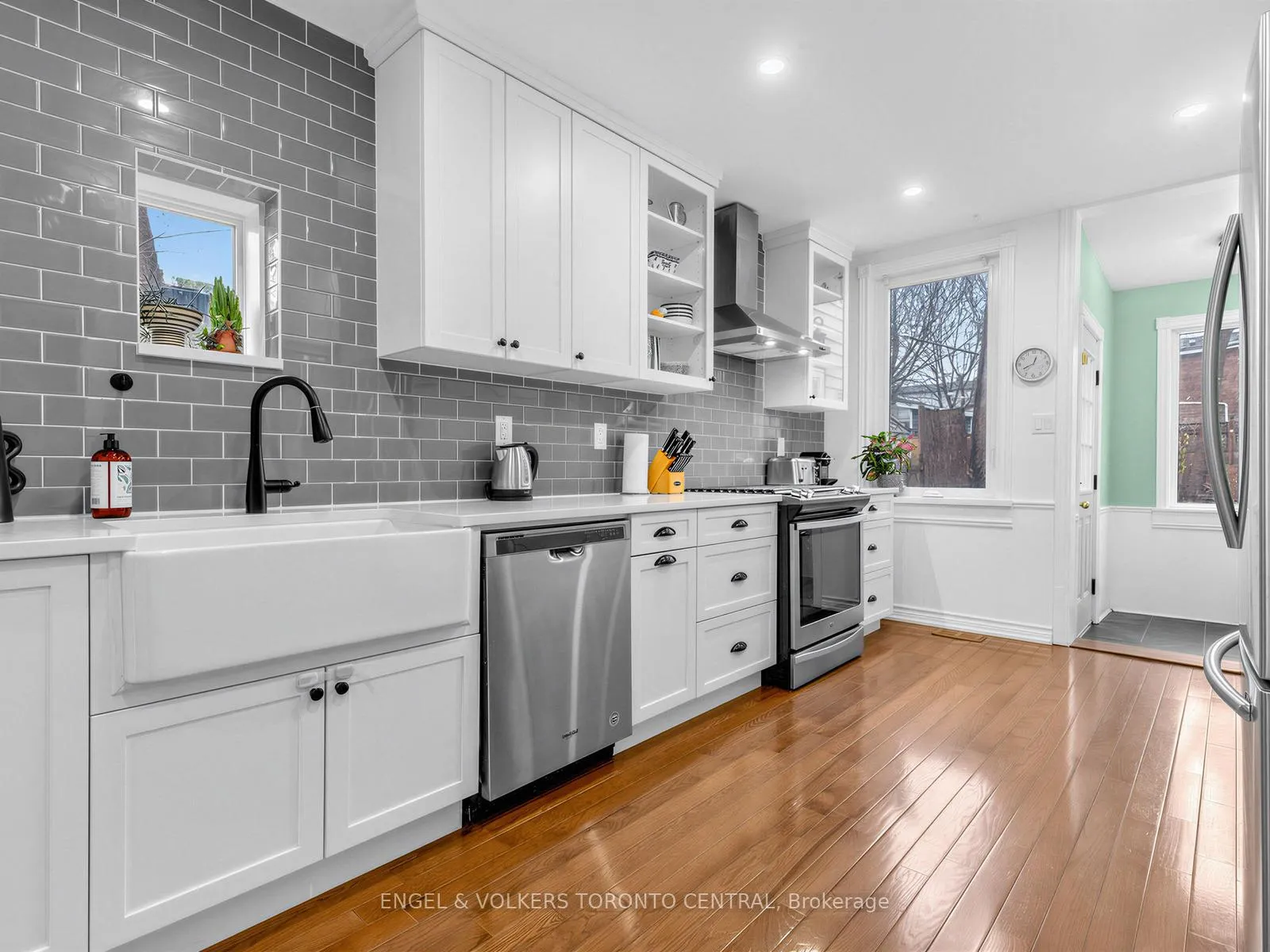 Photo 5 of 4 Felstead Avenue, Toronto, Greenwood-Coxwell — HOMEH