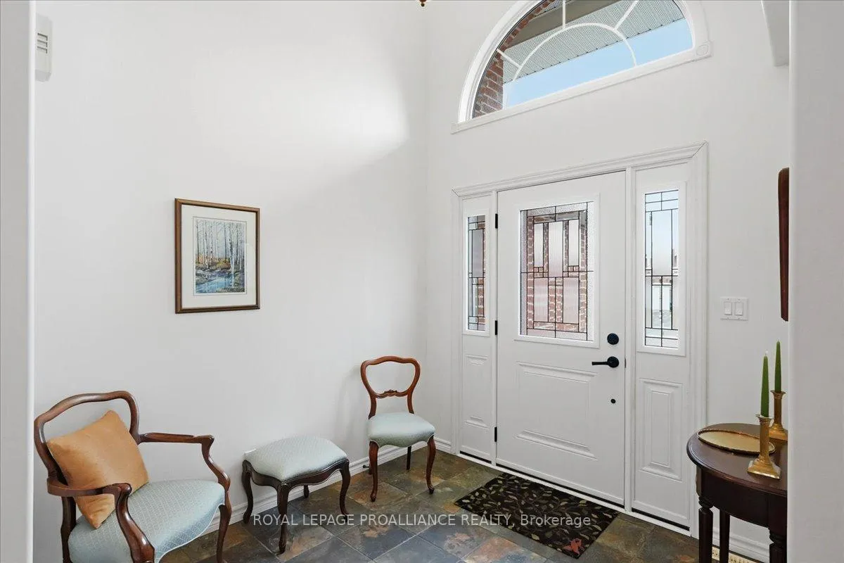Photo 3 of 12 Chelsea Crescent, Belleville, Thurlow Ward — HOMEH