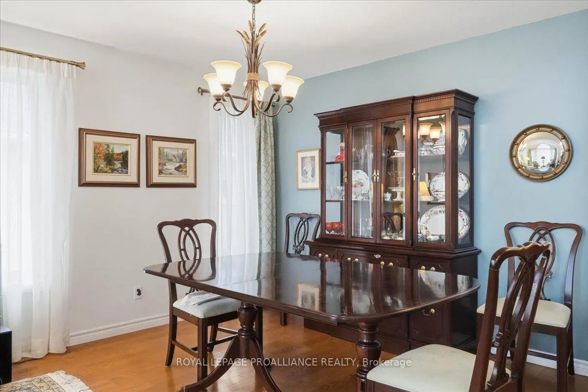 Photo 6 of 12 Chelsea Crescent, Belleville, Thurlow Ward — HOMEH
