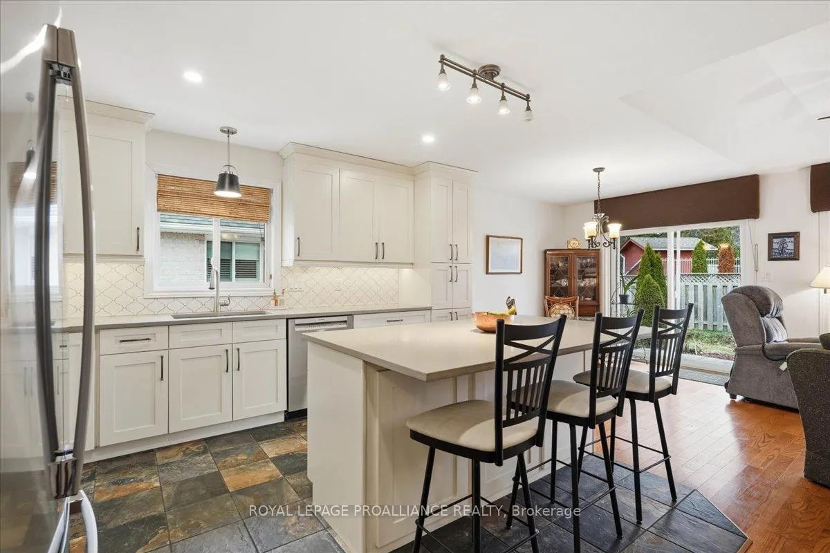 Photo 7 of 12 Chelsea Crescent, Belleville, Thurlow Ward — HOMEH