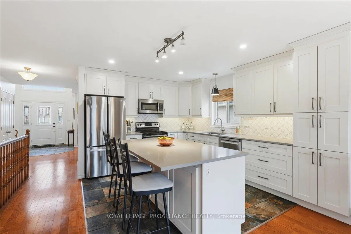 Photo 8 of 12 Chelsea Crescent, Belleville, Thurlow Ward — HOMEH