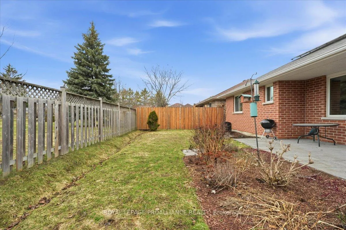 Photo 23 of 12 Chelsea Crescent, Belleville, Thurlow Ward — HOMEH
