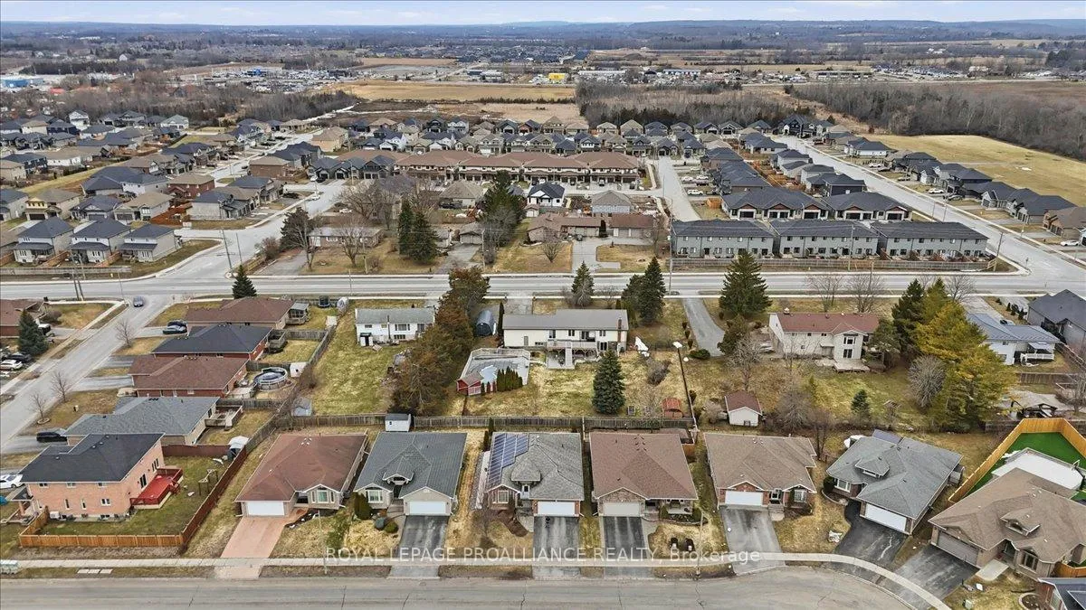 Photo 26 of 12 Chelsea Crescent, Belleville, Thurlow Ward — HOMEH