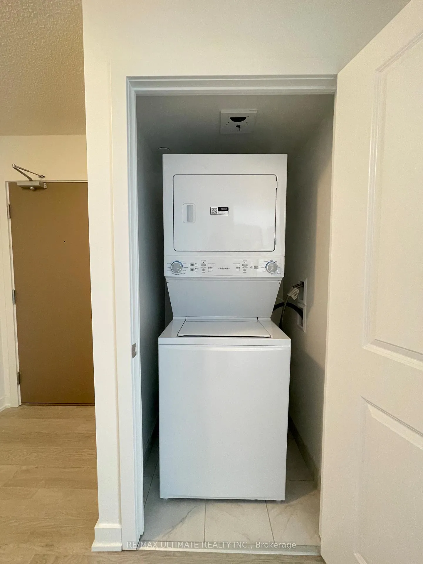 Photo 4 of Unit 2306, 1010 Sandy Beach Road, Pickering, Bay Ridges — HOMEH