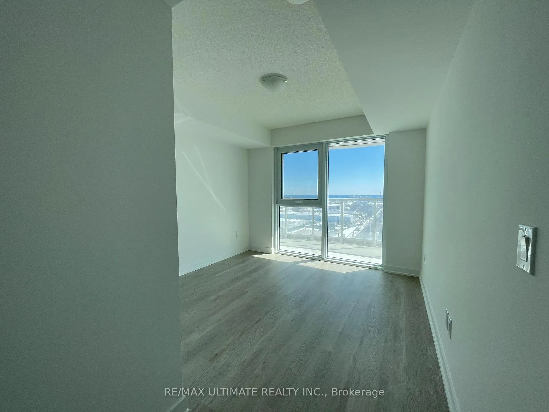 Photo 11 of Unit 2306, 1010 Sandy Beach Road, Pickering, Bay Ridges — HOMEH
