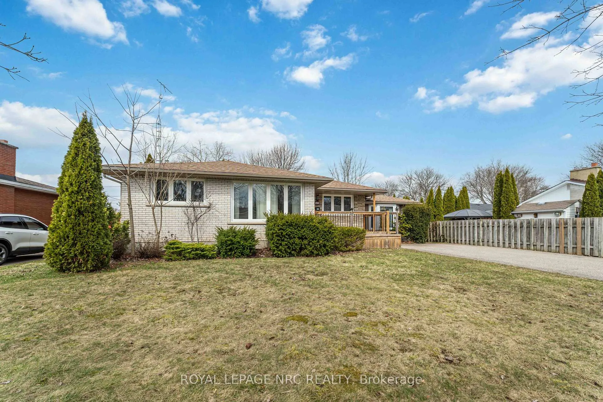 Photo 3 of 3987 Montcalm Crescent, Niagara Falls, Chippawa — HOMEH