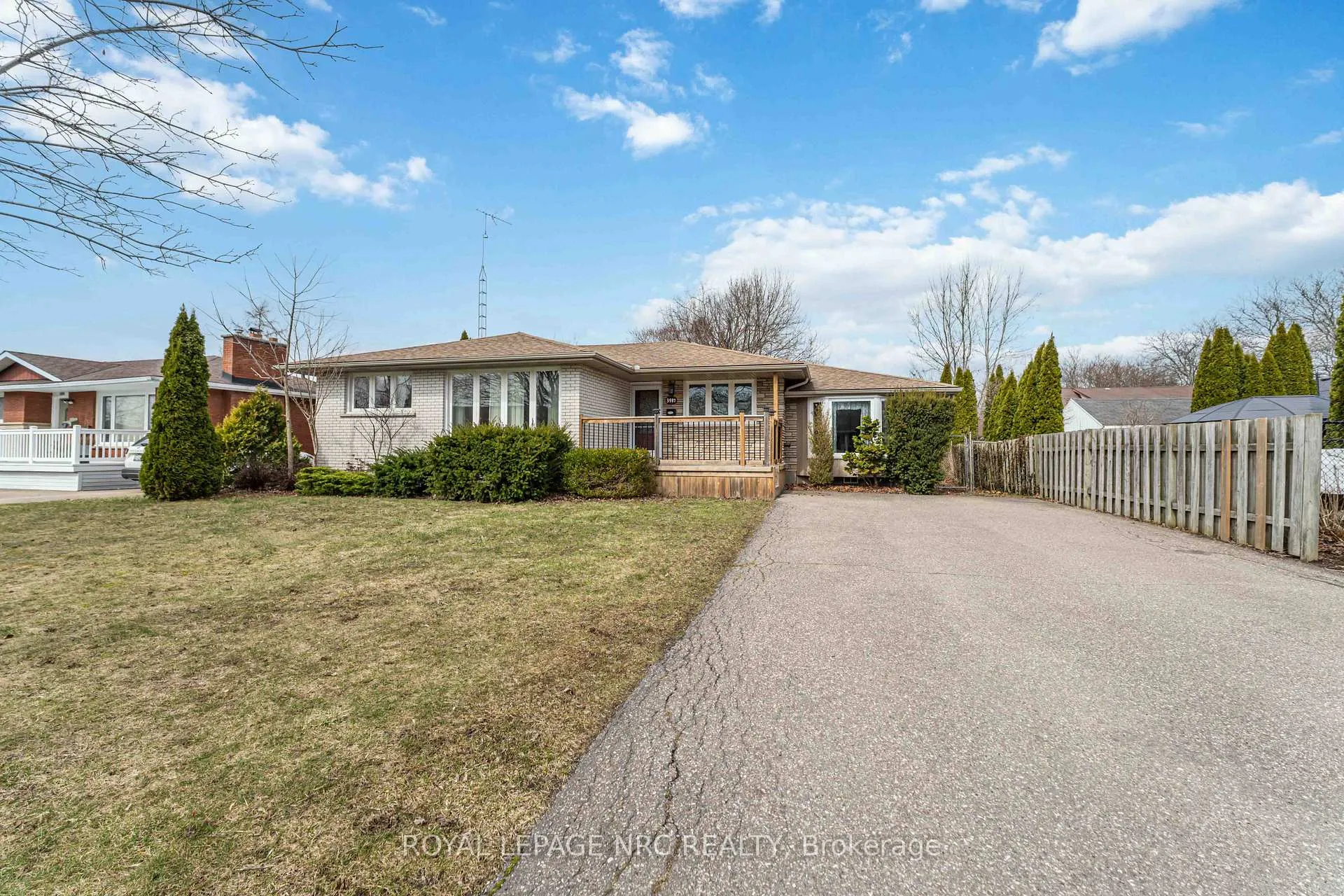 Photo 4 of 3987 Montcalm Crescent, Niagara Falls, Chippawa — HOMEH