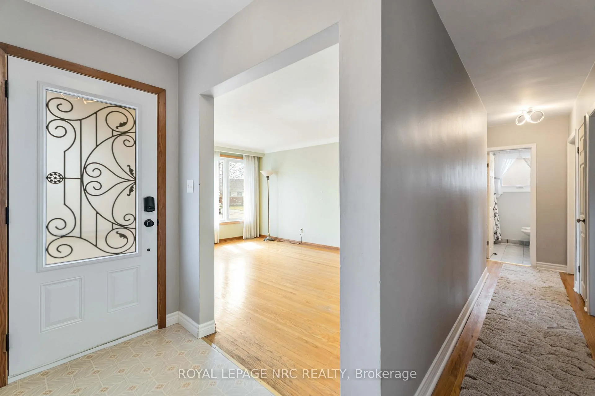 Photo 6 of 3987 Montcalm Crescent, Niagara Falls, Chippawa — HOMEH