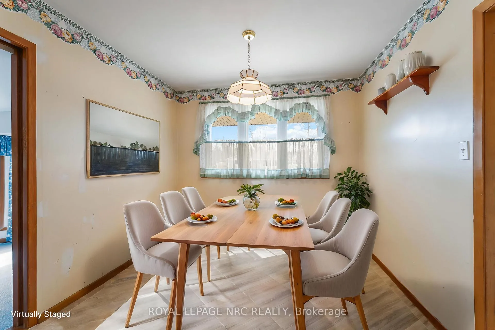Photo 12 of 3987 Montcalm Crescent, Niagara Falls, Chippawa — HOMEH