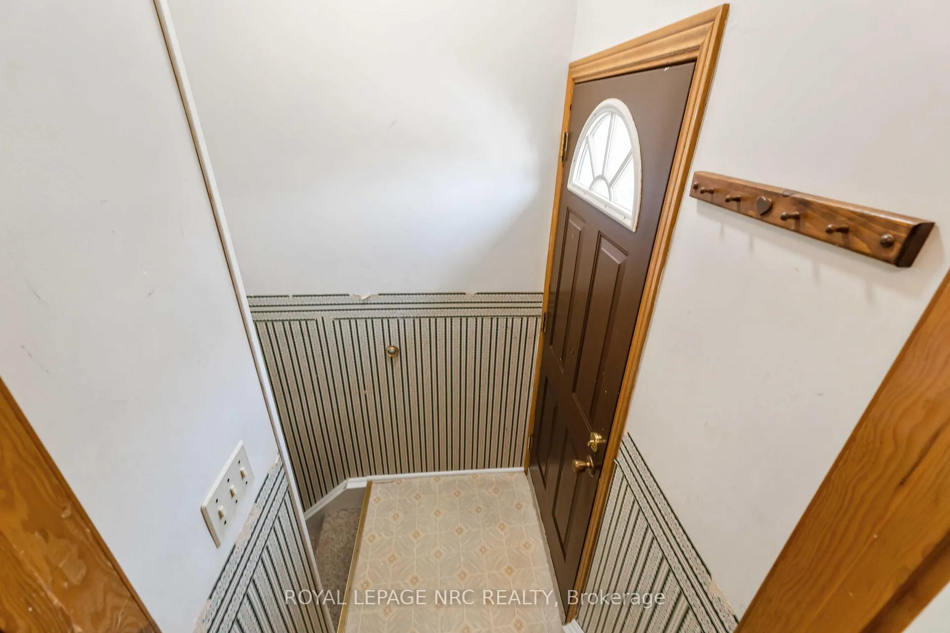 Photo 21 of 3987 Montcalm Crescent, Niagara Falls, Chippawa — HOMEH