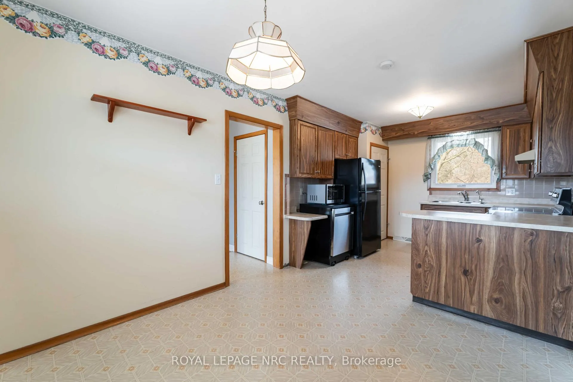 Photo 27 of 3987 Montcalm Crescent, Niagara Falls, Chippawa — HOMEH