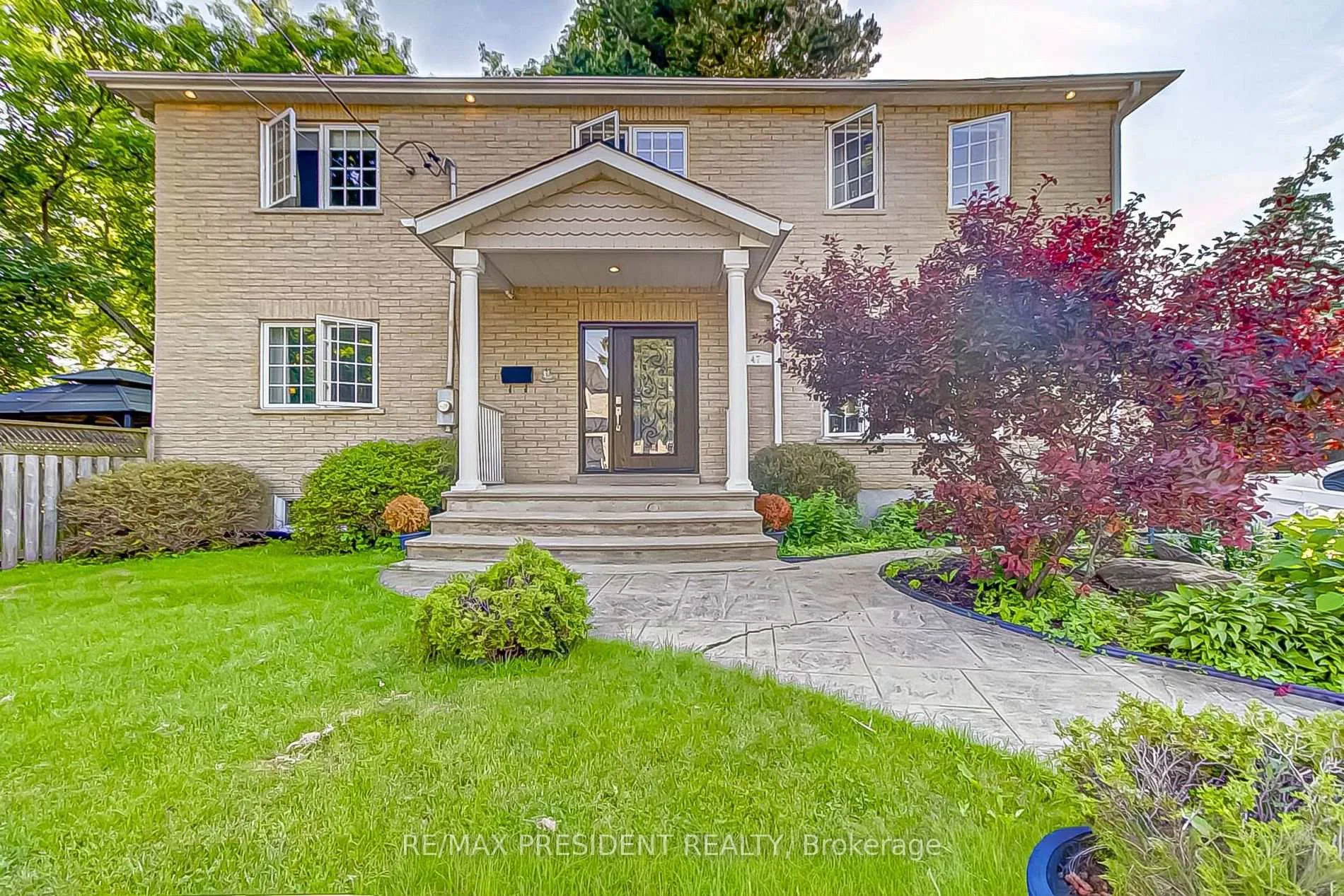Photo 2 of 47 Harlow Crescent, Etobicoke, Thistletown-Beaumonde Heights — HOMEH