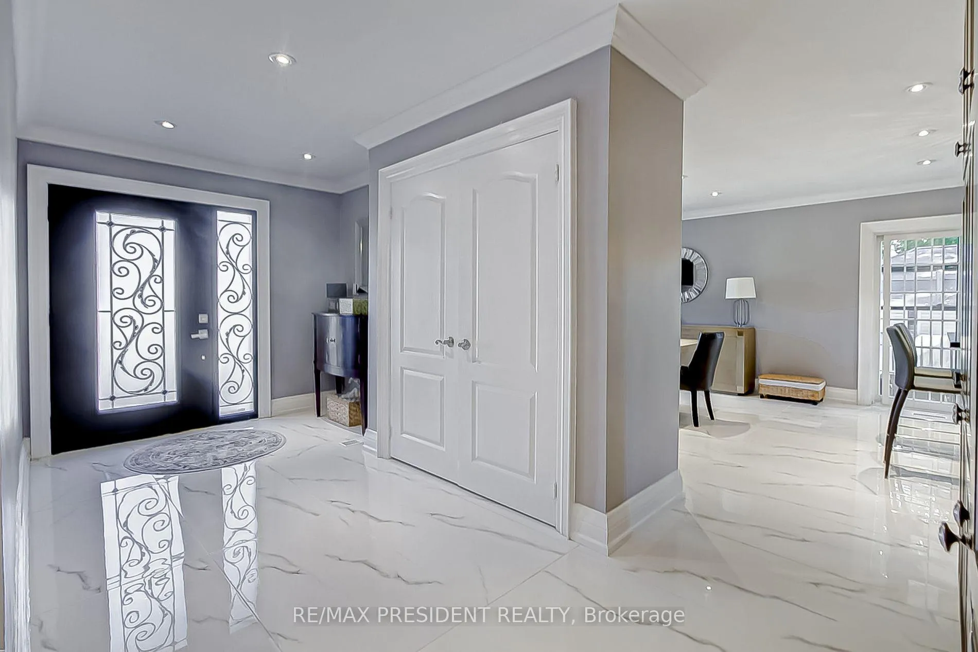 Photo 4 of 47 Harlow Crescent, Etobicoke, Thistletown-Beaumonde Heights — HOMEH
