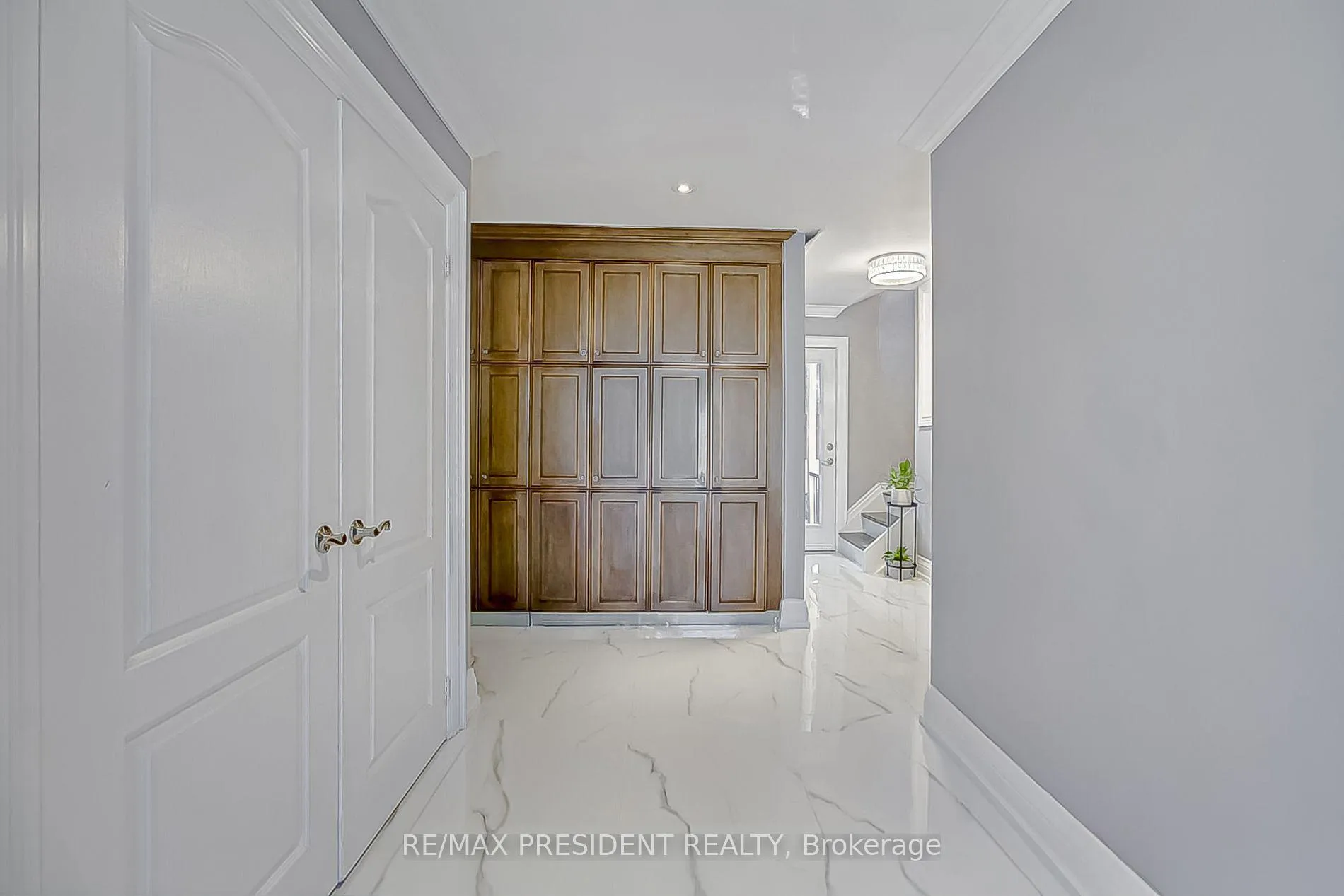 Photo 5 of 47 Harlow Crescent, Etobicoke, Thistletown-Beaumonde Heights — HOMEH